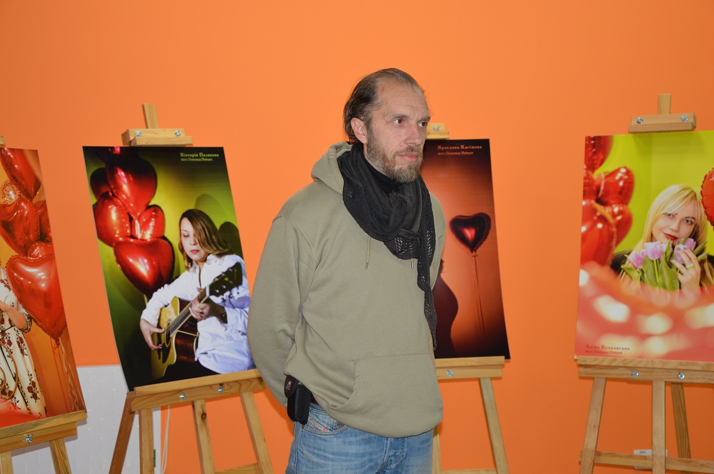 У Кропивницькому діє виставка фотопортретів дружин захисників &#8220;Серцем з тобою&#8221;. ФОТО