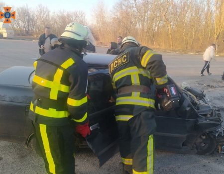 У ДТП  на Кіровоградщині загинула жінка та травмувався чоловік.  ФОТО