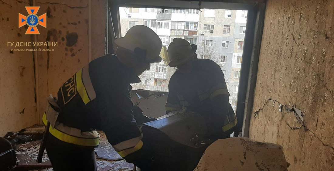 У Кропивницькому стався вибух газу у квартирі багатоповерхівки, постраждав власник. ФОТО
