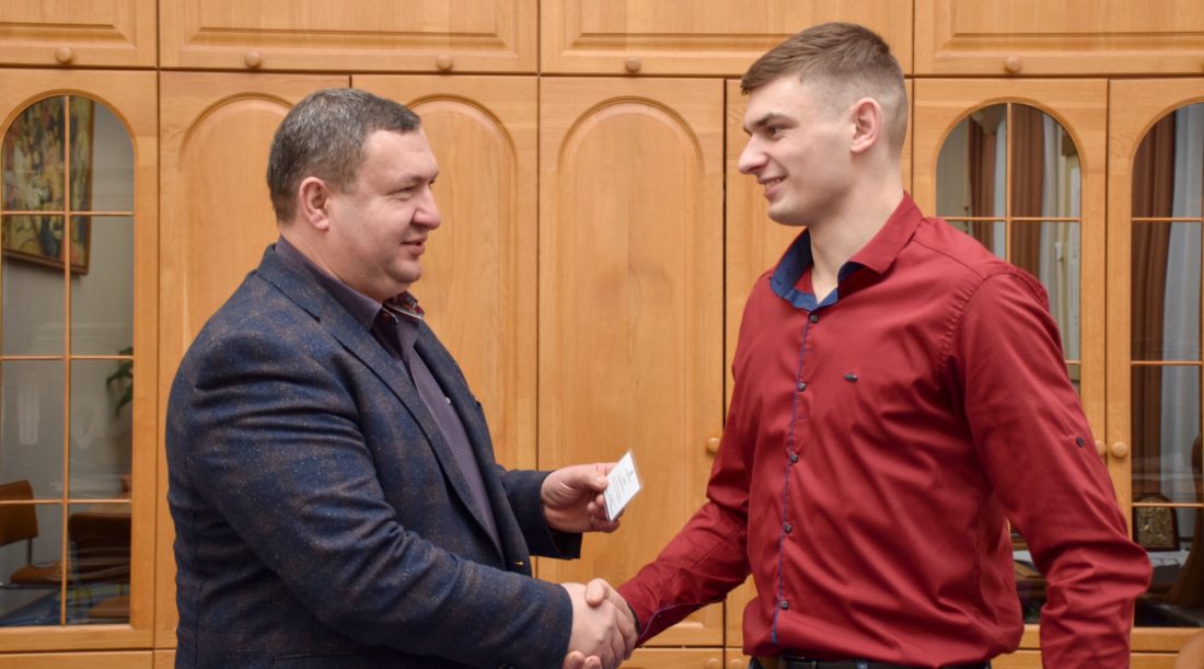 Студенти із Кіровоградщини отримали президентські стипендії, серед них &#8211; радник голови облради
