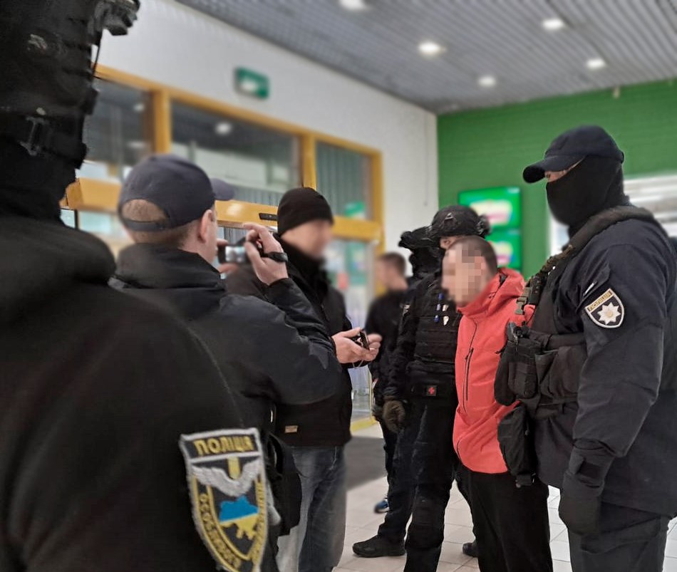 Правоохоронці Кіровоградщини блокували канал  переправлення за кордон ухилянтів. ФОТО
