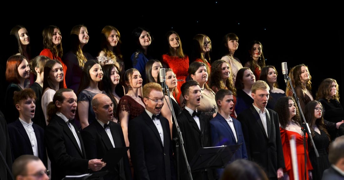 У Кропивницькому відбулася прем’єра оперети «Королева чардашу» у виконанні музичного коледжу. ФОТО