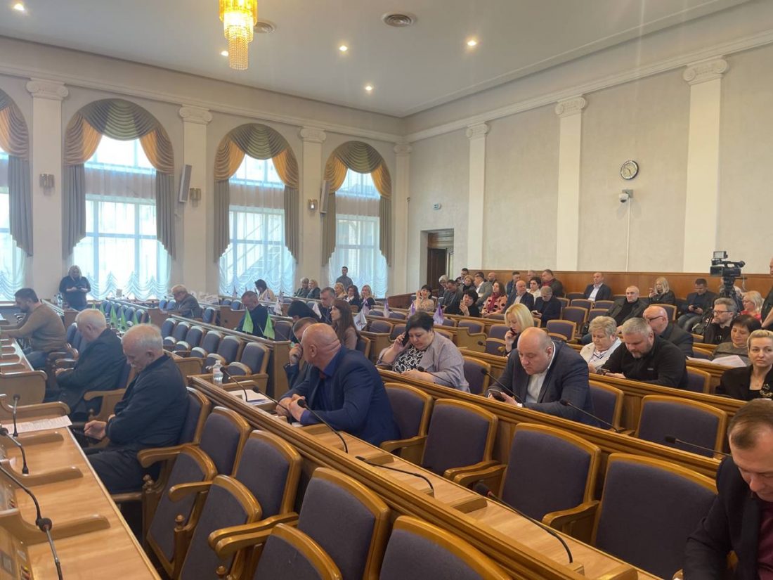 Депутатів Кіровоградської облради закликали голосувати за звільнення Сергія Шульги без телефонів