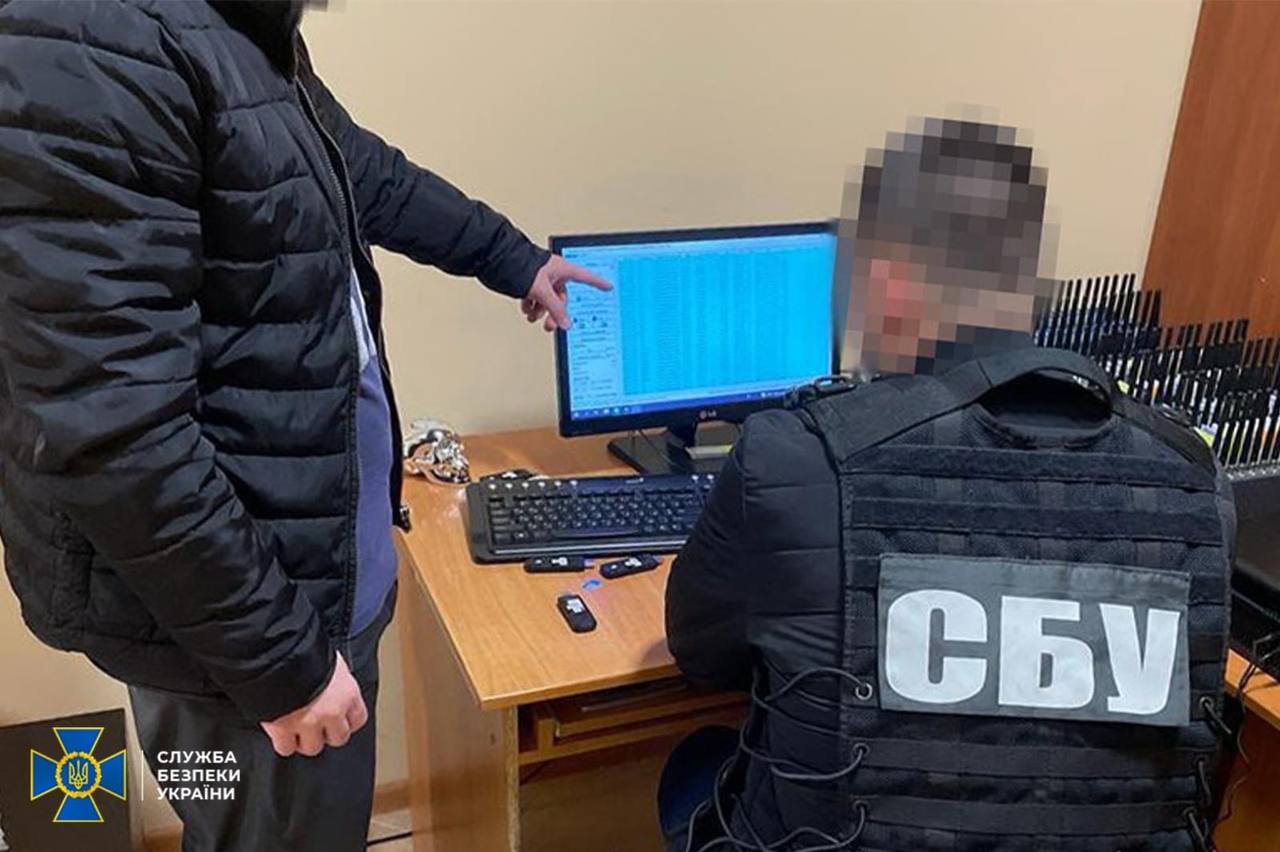 У Кропивницькому ліквідували ботоферму для інформаційних диверсій проти України. ФОТО