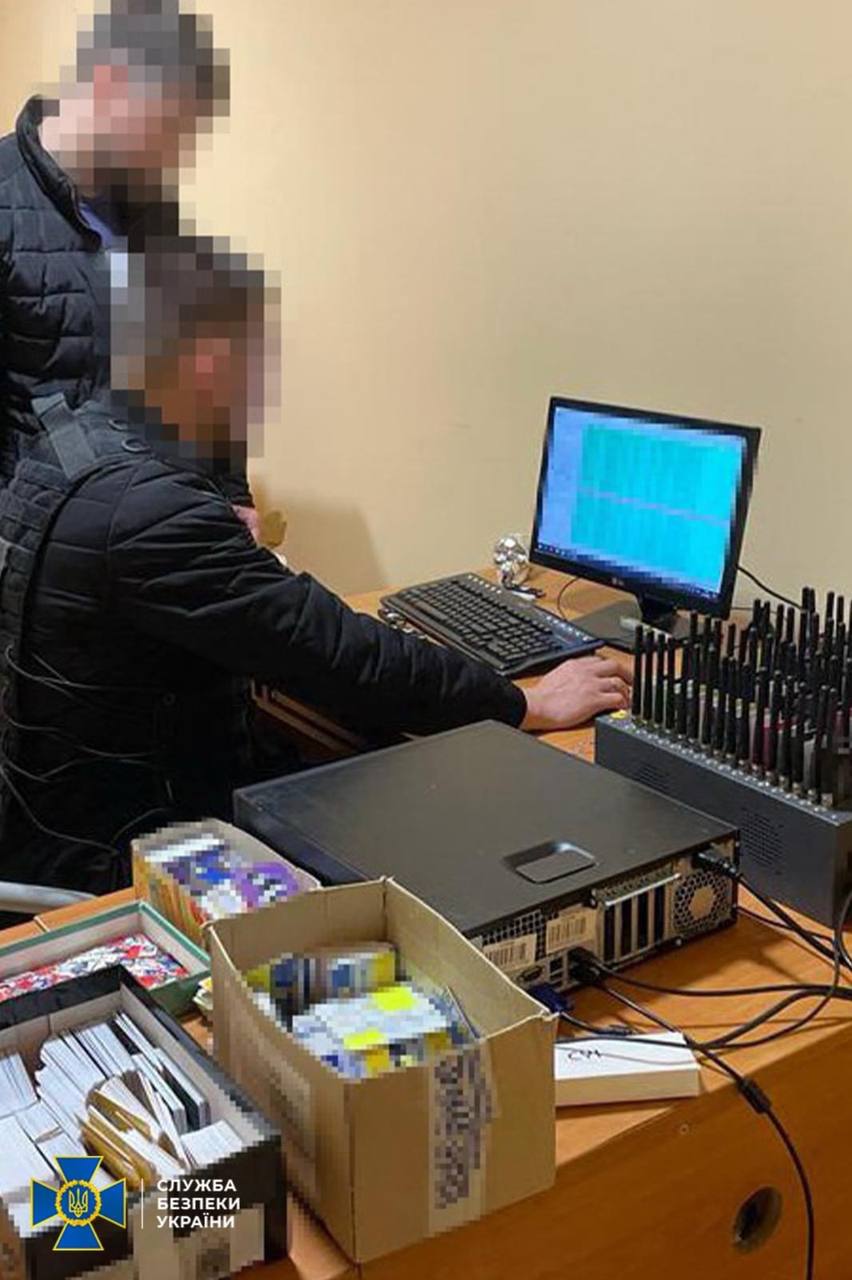 У Кропивницькому ліквідували ботоферму для інформаційних диверсій проти України. ФОТО