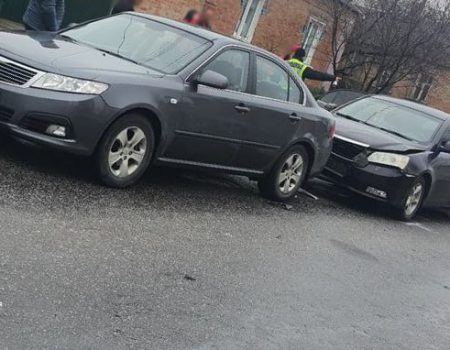 У Кропивницькому сталася ДТП за участі трьох автомобілів. ФОТО