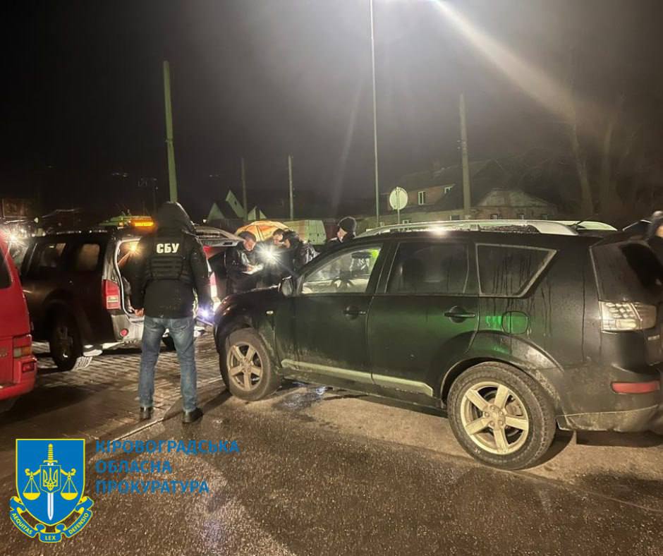 Правоохоронці Кіровоградщини розслідують справу про продаж авто, ввезених в країну як гуманітарні
