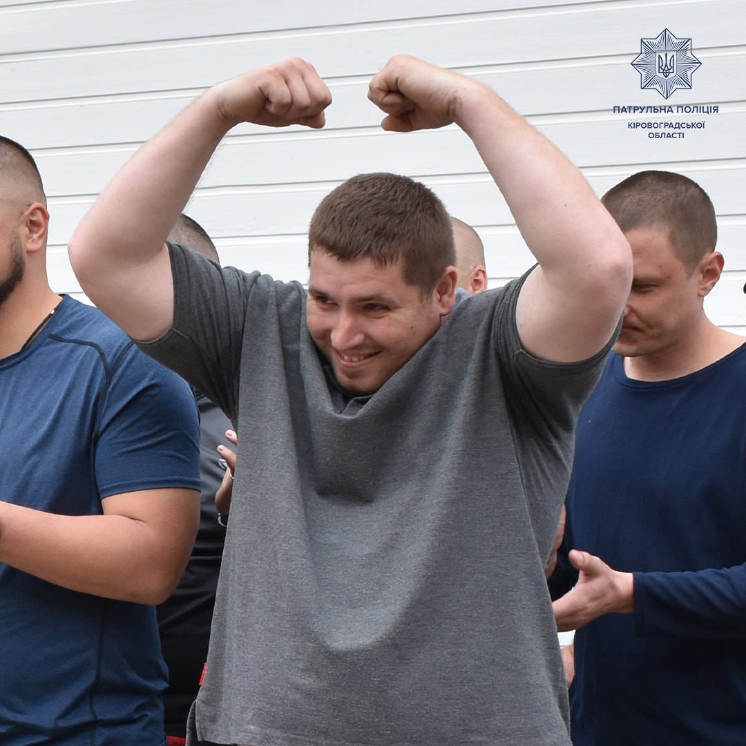 У Кропивницькому визначили найсильнішого патрульного роти тактико-оперативного реагування. ФОТО