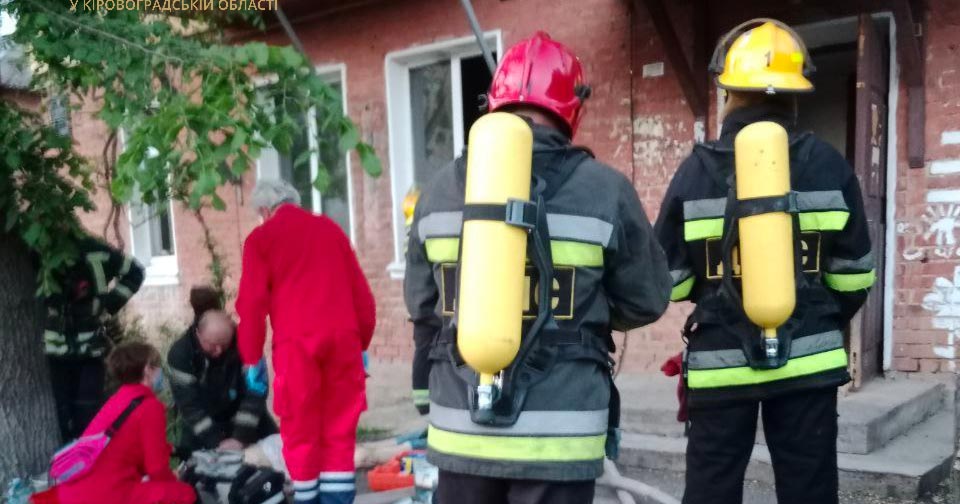 В Олександрії на Кіровоградщині під час пожежі загинула літня жінка. ФОТО