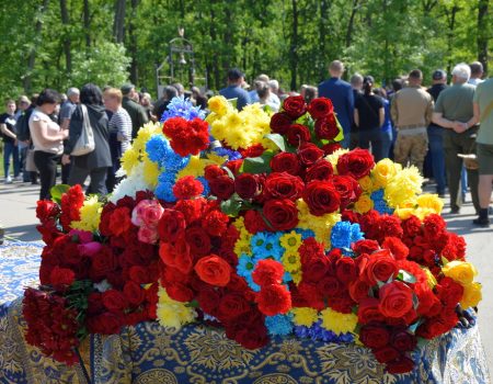 У Кропивницькому попрощалися з шістьома військовими, які віддали життя за Україну. ФОТО