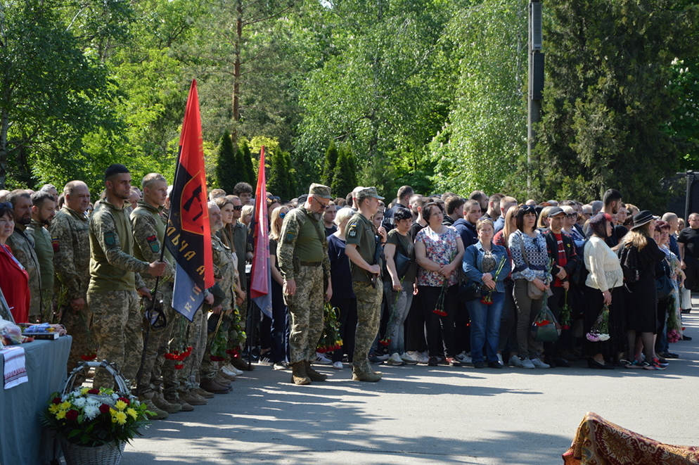 У Кропивницькому попрощалися з шістьома військовими, які віддали життя за Україну. ФОТО
