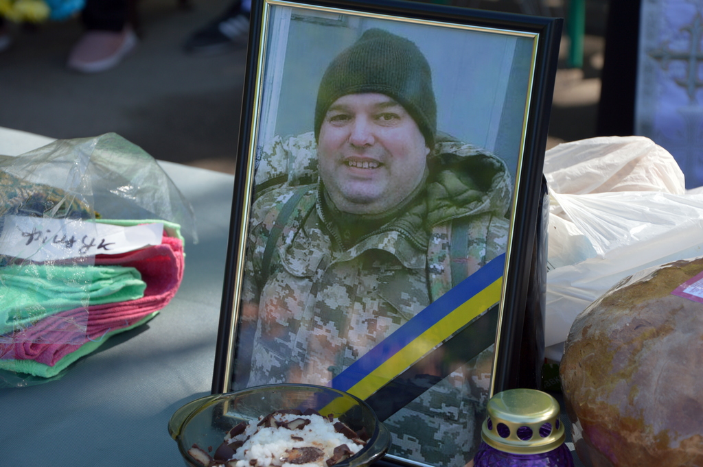 У Кропивницькому чотирьох воїнів провели до небесного війська. ФОТО