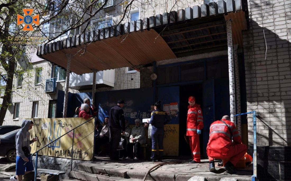 Пожежа в багатоповерхівці в Кропивницькому &#8211; загинув чоловік, 30 людей евакуювали рятувальники. ФОТО