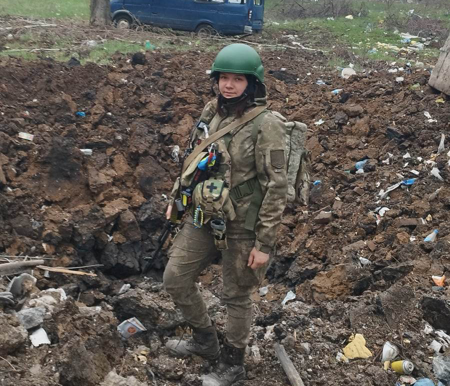 Директорка центру народної творчості на передовій отримала відзнаку оперативного командування «Захід»