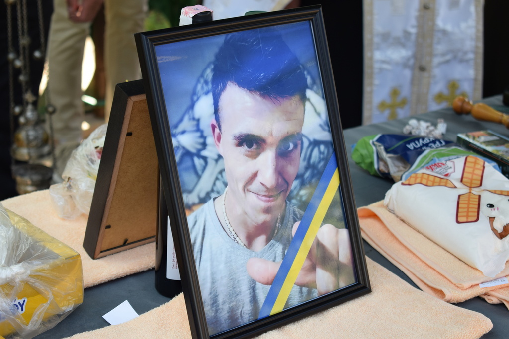 У Кропивницькому попрощалися з трьома загиблими воїнами. ФОТО