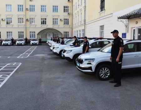 Підрозділи поліції Кіровоградщини отримали 13 службових автомобілів. ФОТО