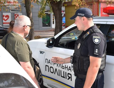 Чималі штрафи доведеться сплатити водієві, який скоїв ДТП у Кропивницькому та зник із місця події. ФОТО