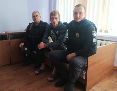 На Кіровоградщині поліцейські дістали зі ставка та реанімували 17-річного хлопця. ФОТО