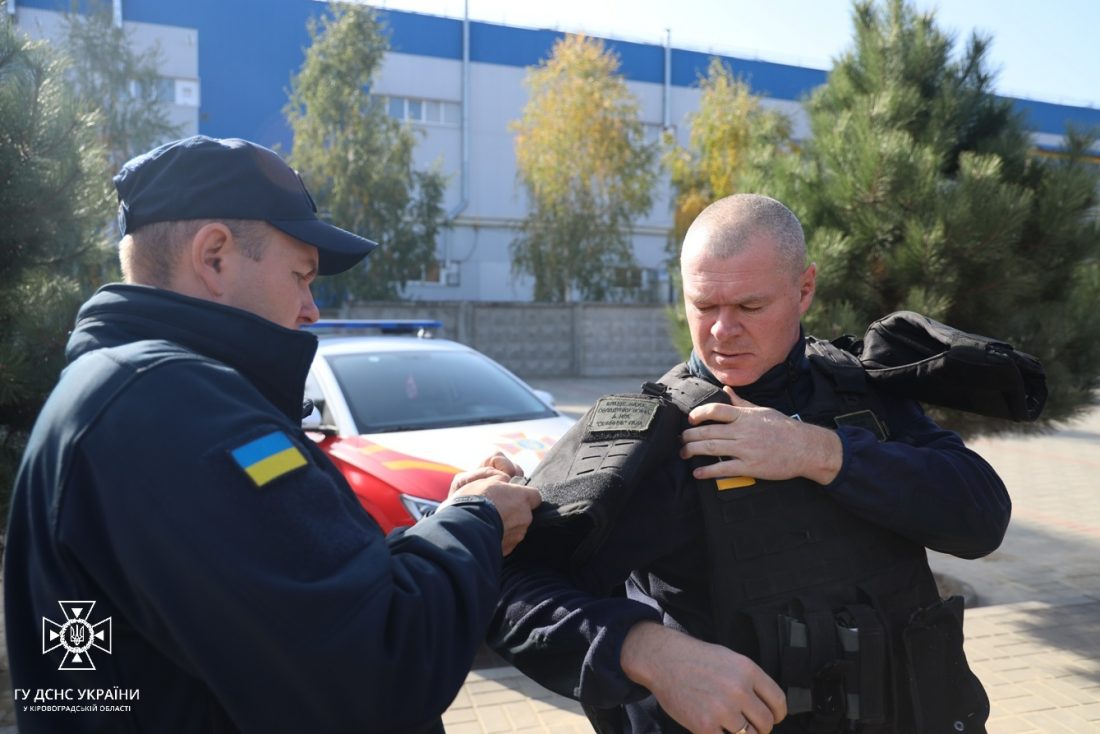 У Кропивницькому поруч із житловими будинками знайшли 10 мінометних мін. ФОТО
