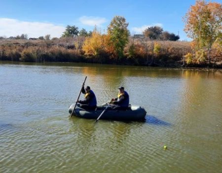 На Кіровоградщині рятувальники дістали з водойми тіло загиблого чоловіка. ФОТО