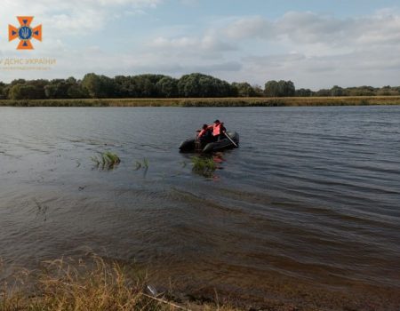 На Кіровоградщині рятувальники знайшли у річці тіло загиблого чоловіка. ФОТО