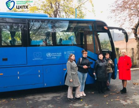Мобільна бригада провела щеплення школярів Новоукраїнського району на Кіровоградщині