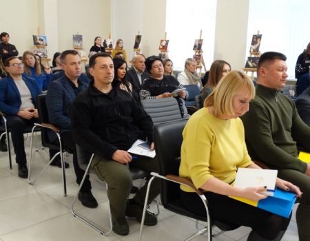 У Кропивницькому за участі нардепів та представників ОП обговорили соцзахист ветеранів. ФОТО