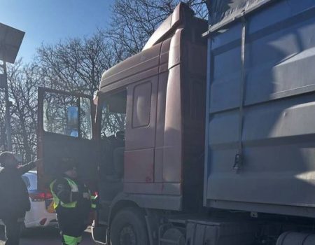 Кіровоградщина: водію перевантаженої вантажівки загрожує штраф у 51 тис. грн. ФОТО