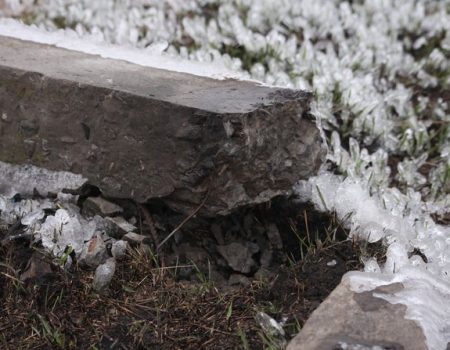 На Кіровоградщині через намерзання на дротах впали або пошкоджені декілька сотень електроопор