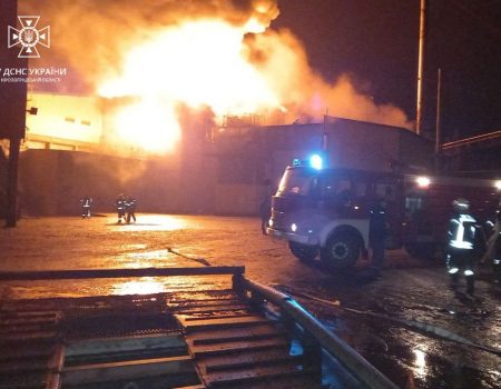 Загинув 29-річний рятувальник під час гасіння пожежі на підприємстві на Кіровоградщині. ФОТО