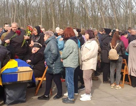 У Кропивницькому попрощалися з загиблими воїнами Андрієм Крученком та Юрієм Єсауленком. ФОТО