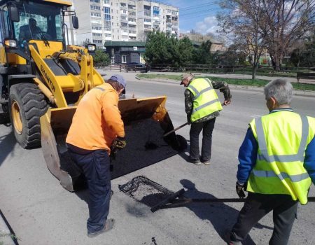 Підрядники ліквідують за власний кошт недоліки на дорогах в Кропивницькому