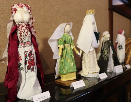 “Князівни та княгині України”: в Кропивницькому відкрилася унікальна виставка вузлових ляльок
