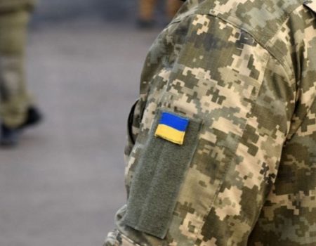 Двох військових із Кіровоградщини нагородили державними відзнаками. ФОТО