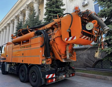 Кропивницький:  спеціалізований автомобіль передали водоканалу. ФОТО