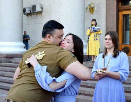 206 випускників кропивницьких шкіл стали медалістами цьогоріч. ФОТО