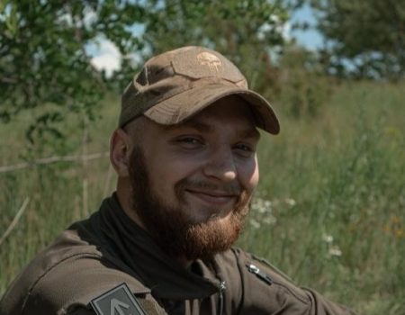 У Кропивницькому попрощалися з 22-річним військовим Володимиром Кохановим