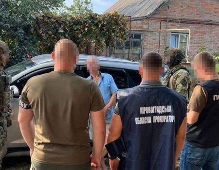 У Кропивницькому затримали ватажка злочинної групи, який на мільйон ошукав матір загиблого героя. ФОТО