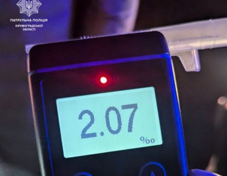 Кропивницьким патрульним попався п’яний водій, який ніколи не отримував посвідчення на право керування
