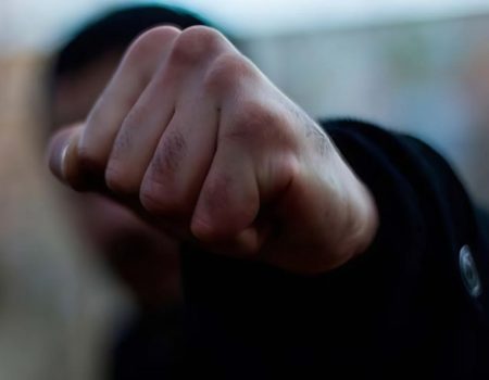 У центрі Кропивницького сталася бійка за участі чоловіків і вагітної жінки