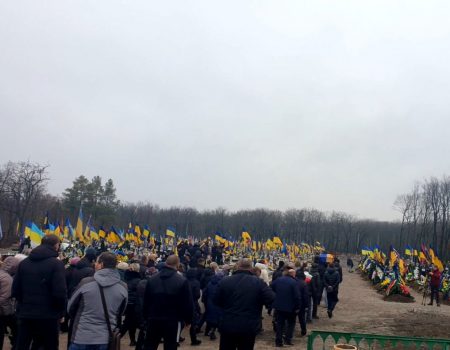 Кропивницький попрощався з солдатом Олександром Писчурніковим та старшим солдатом Сергієм Великим