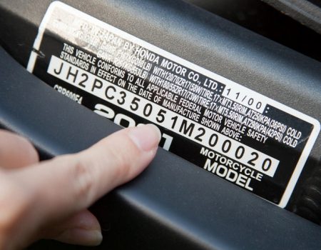 Перевірка авто по VIN-коду в Україні: юридичні та технічні аспекти