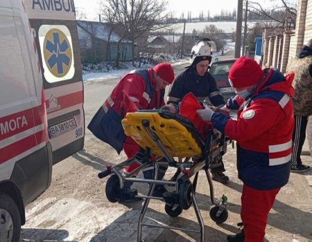 На Кіровоградщині сусіди під час пожежі врятували чоловіка. ФОТО