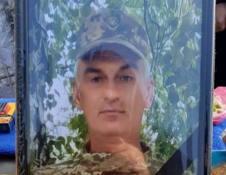 У Кропивницькому віддали останню шану воїну Віталію Євтушенку