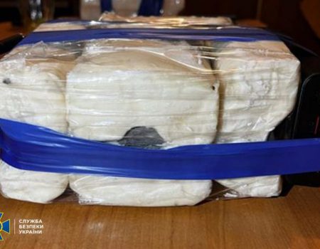 СБУ затримала 9 агентів росії, які готували вибухи. Серед них 5 підлітків