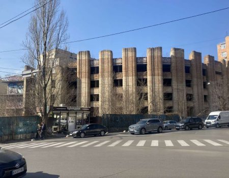 Депутат-аграрій з Кіровоградщини викупить довгобуд у центрі Києва за 133 млн грн