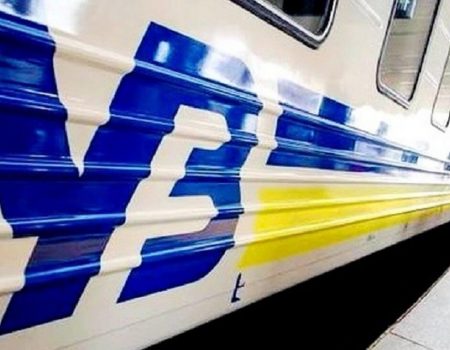 Недотримання безпечної швидкості на слизькій дорозі призвело до ДТП у Кропивницькому. ФОТО