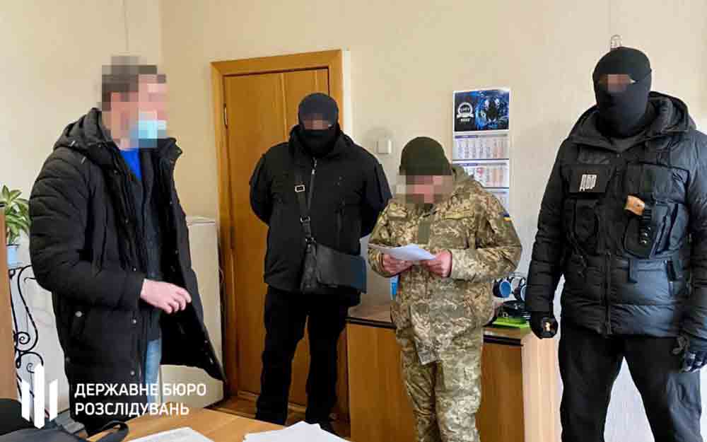 На Кіровоградщині інспектора виправної колонії підозрюють в зґвалтуванні двох дівчаток