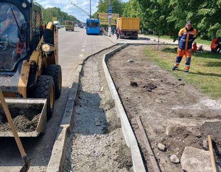 Кропивницький: на Новомиколаївці ножем у спину поранили патрульного. ДОПОВНЕНО