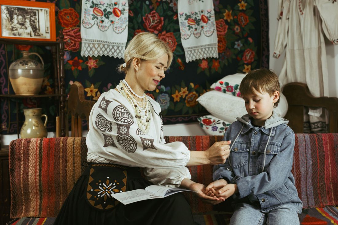 Майстер-клас з українських колискових та забавлянок від Баби Єліки – відеоурок для дітей